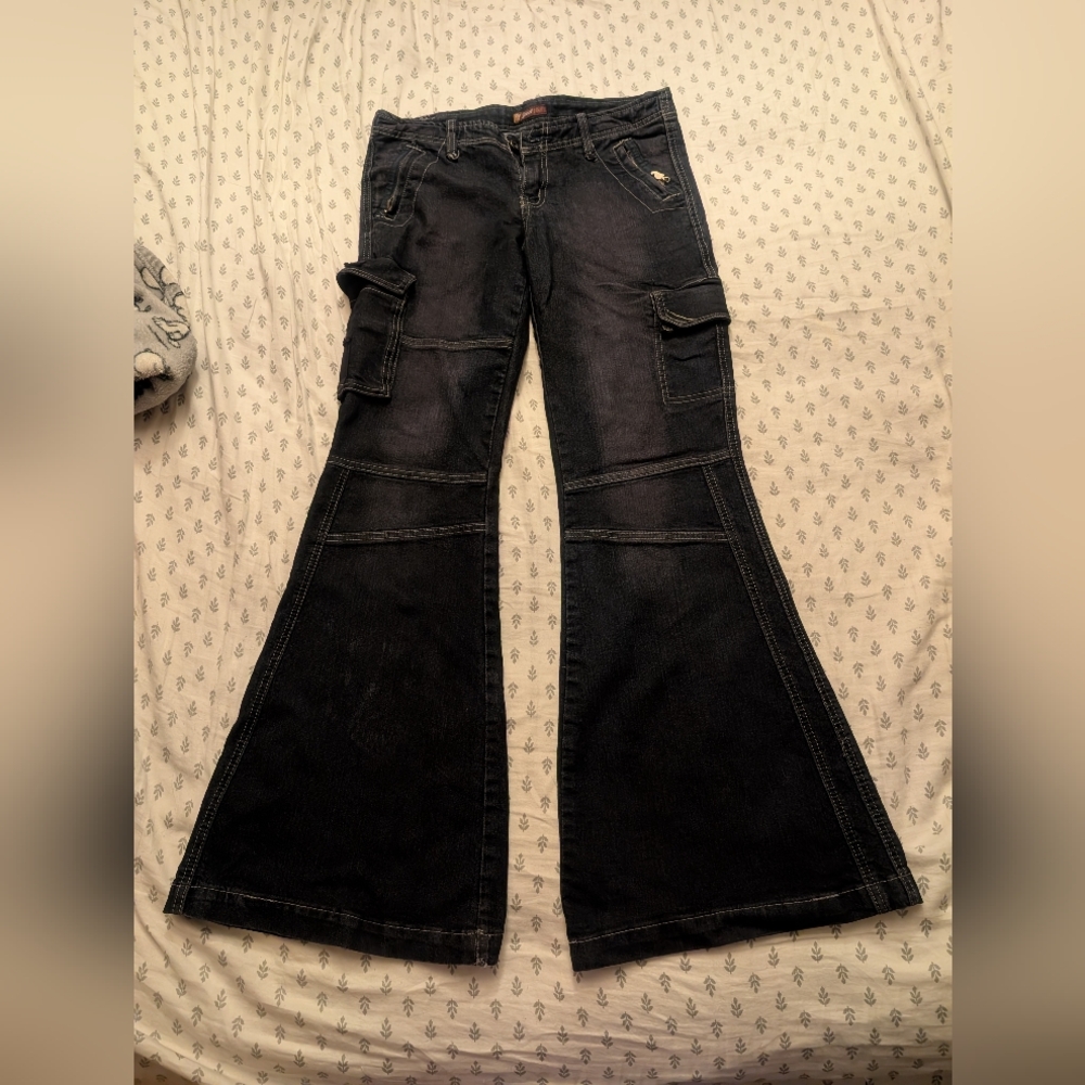 Vintage Sweet Vibes Flared Cargo Jeans